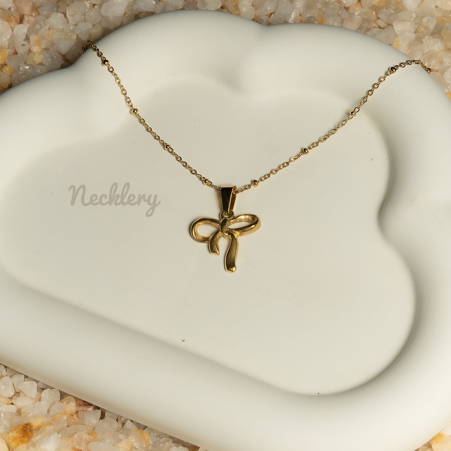 Grace - knot pendant