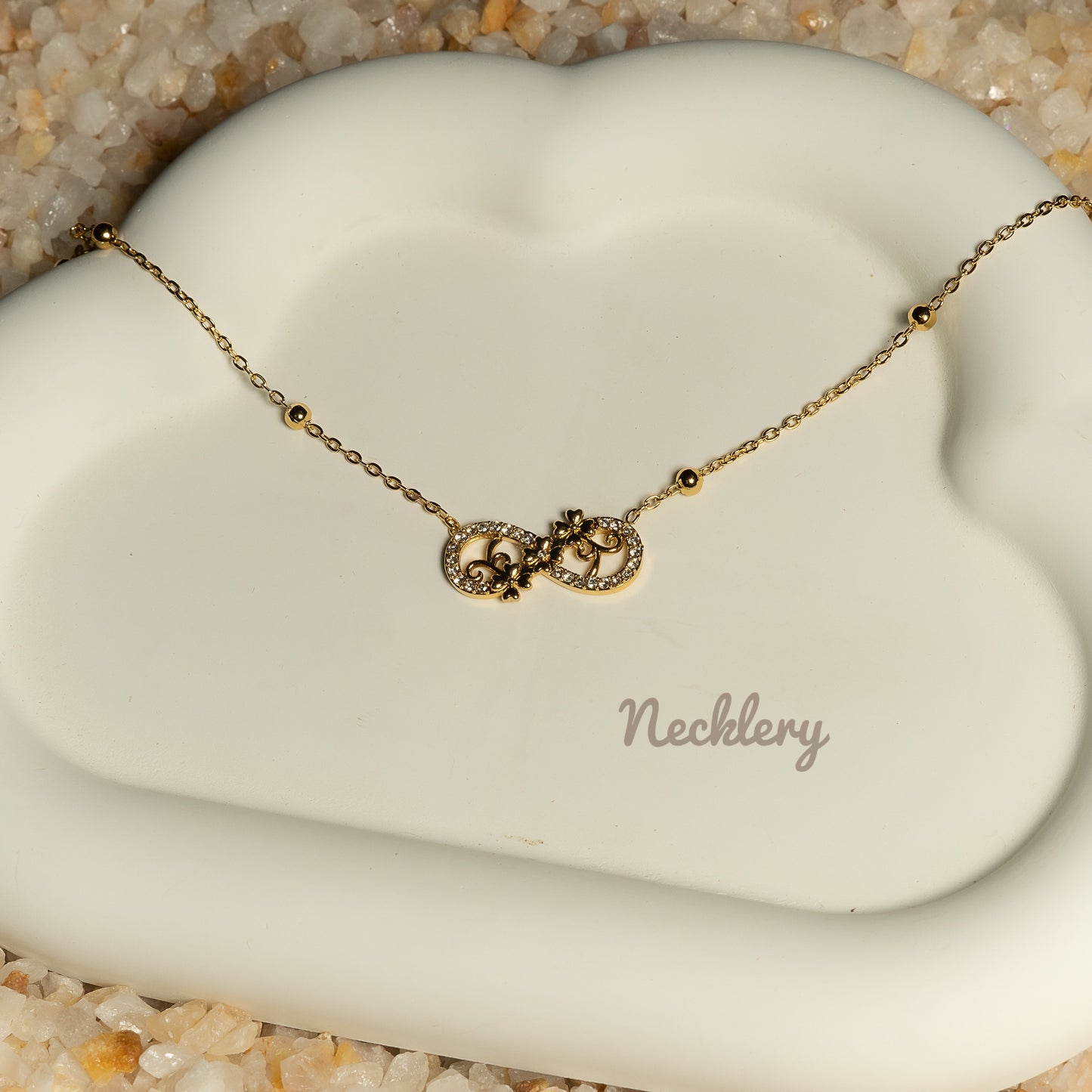Sarah - eternity pendant